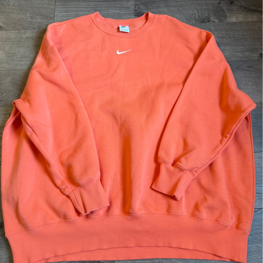 Women’s Nike crew neck